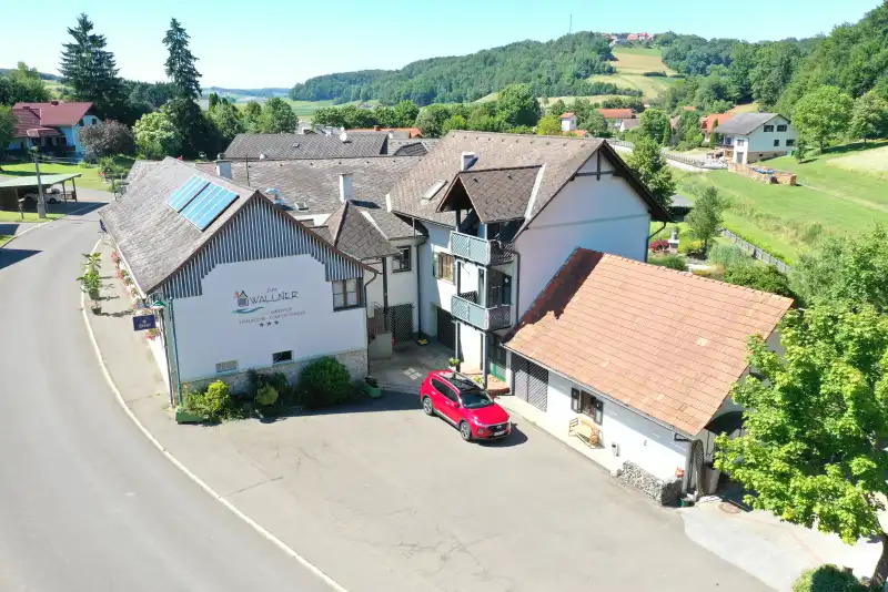 Drohnenansicht Innenhof und Zugang